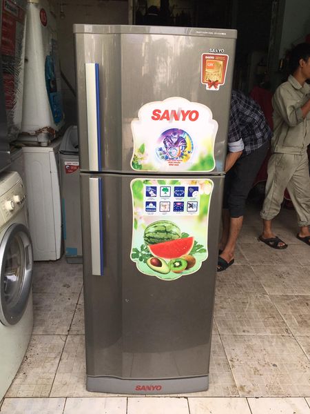 Tủ lạnh Sanyo (186 lít) nguyên zin