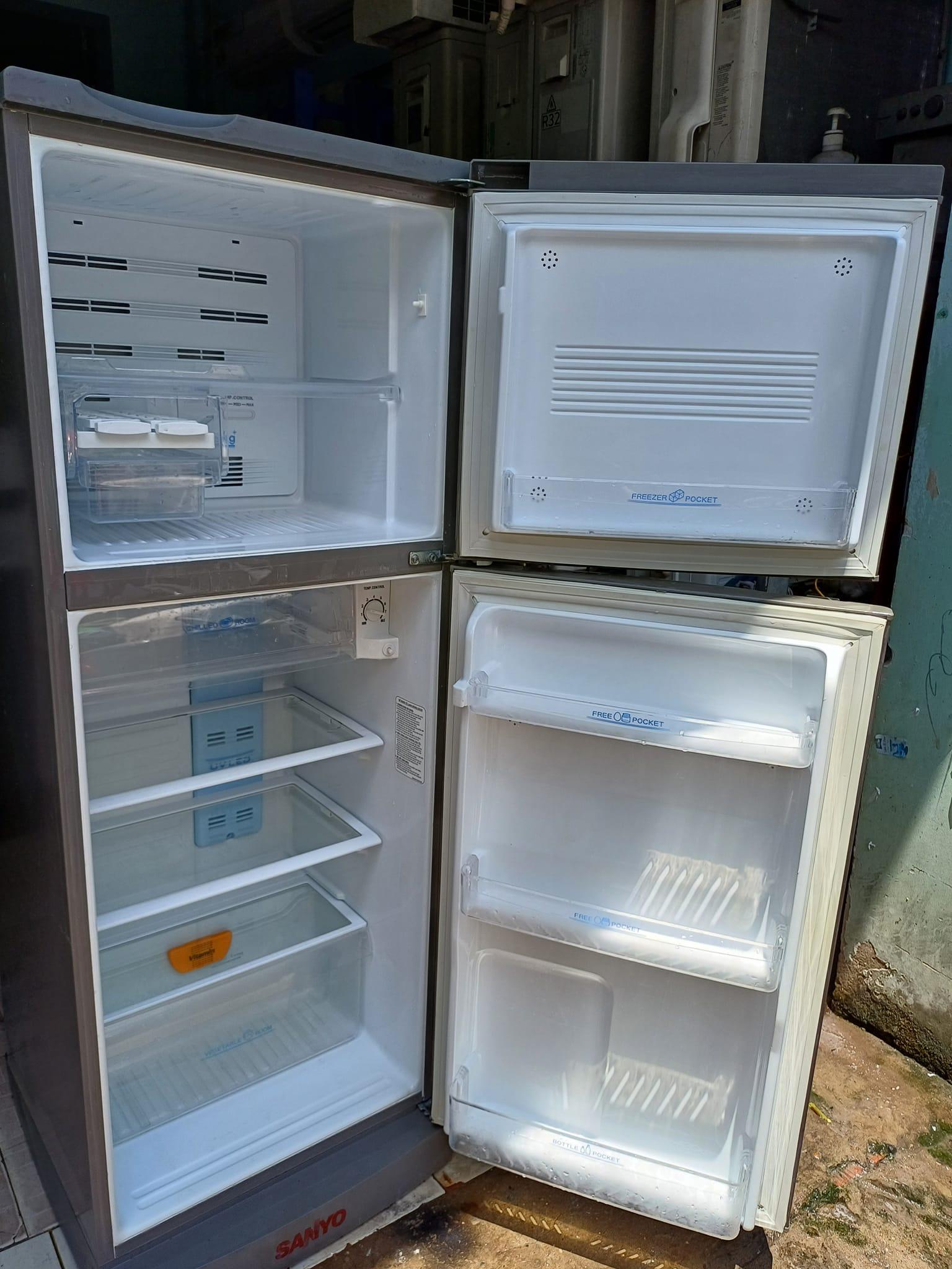 Tủ lạnh Sanyo (205 lít) không đóng tuyết