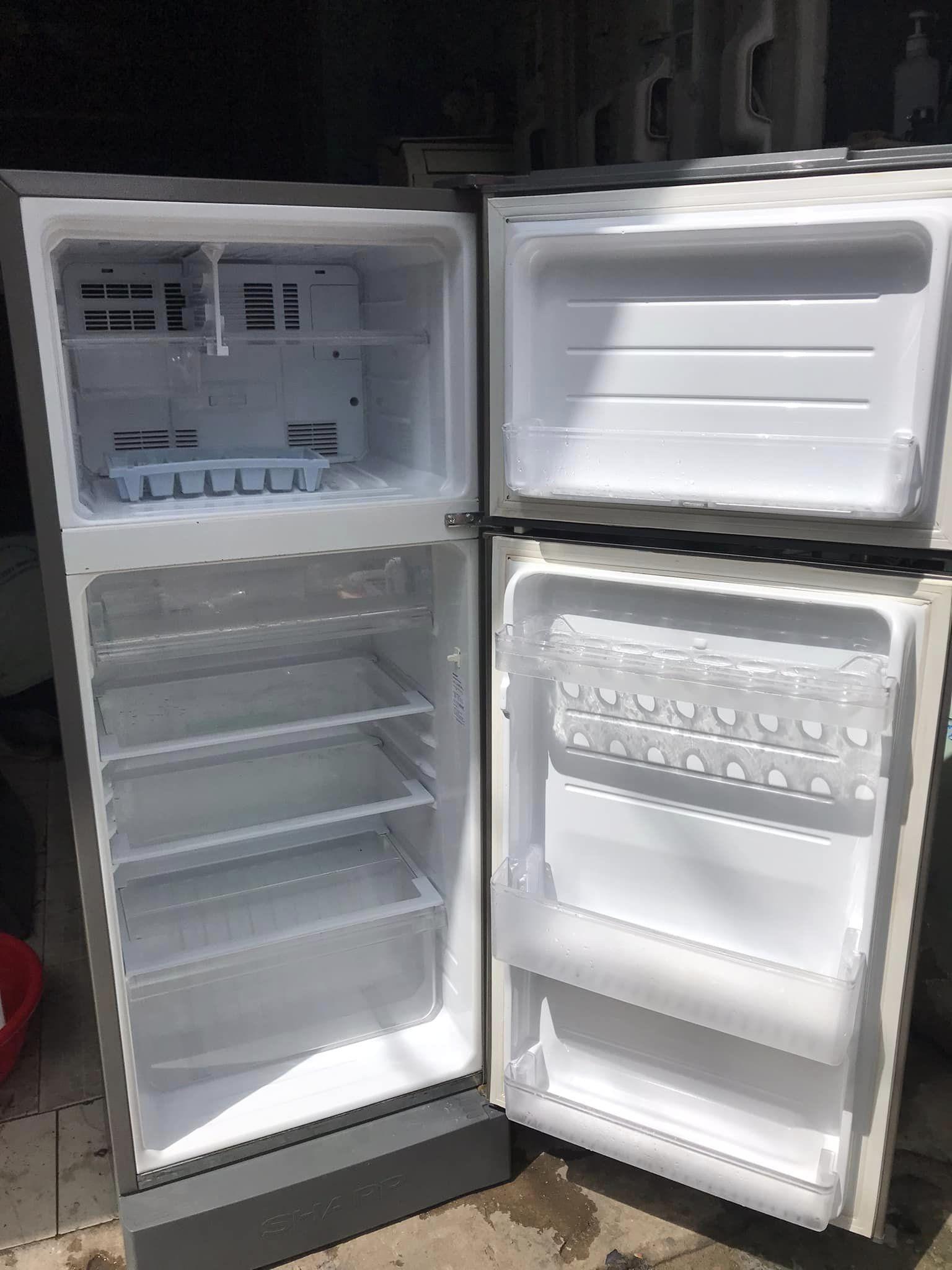 Tủ lạnh Sharp (180 lít) dòng không đóng tuyết