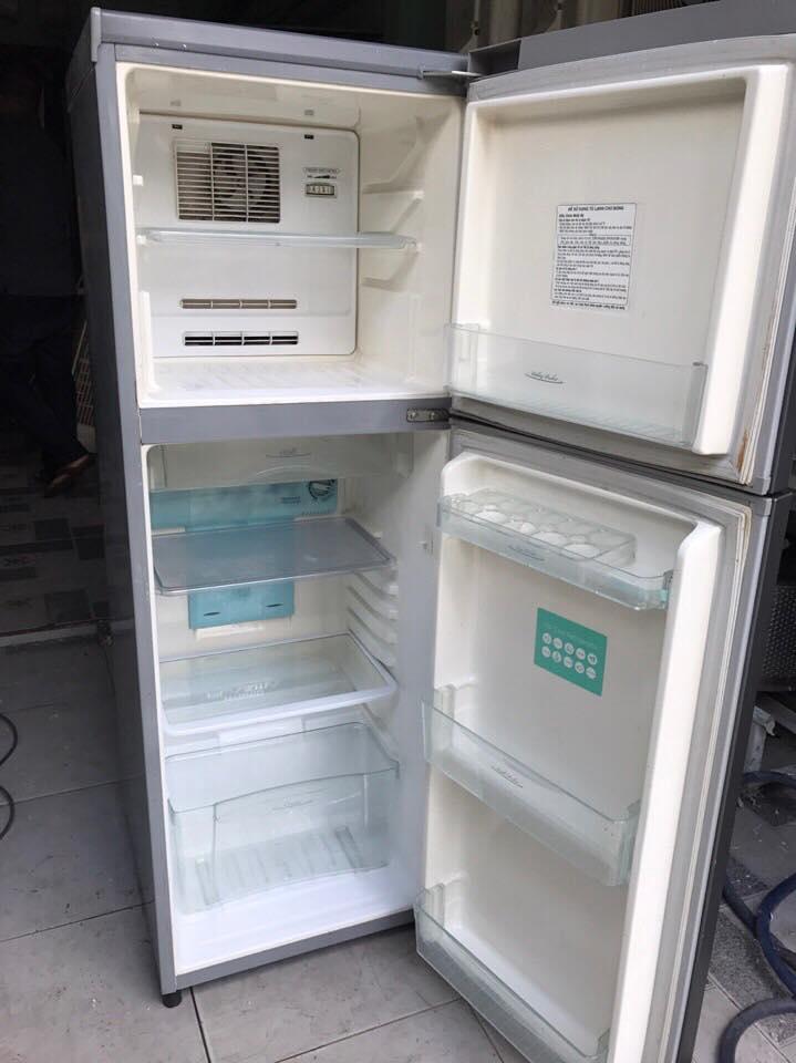 Tủ lạnh Toshiba 167 lít không đóng tuyết mới 95%