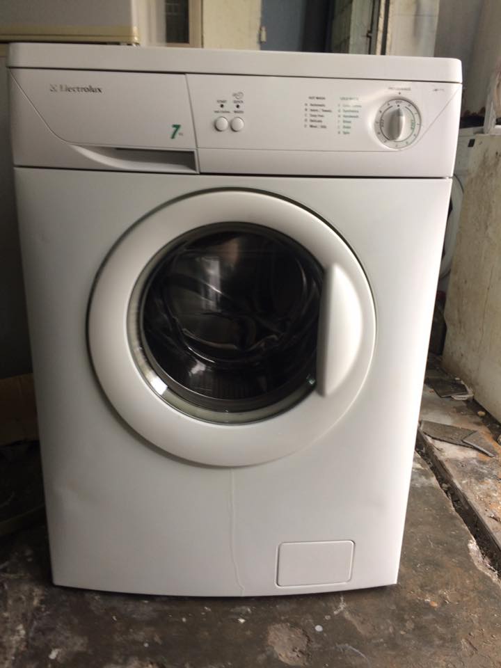 Máy giặt Electrolux EWF-771 7kg mới 95%