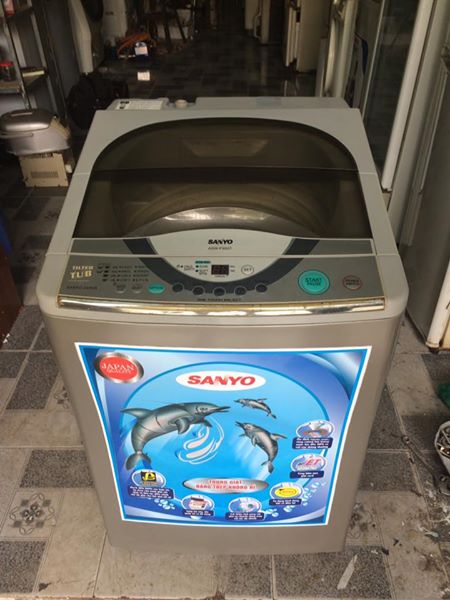 Máy giặt Sanyo 6,5kg lòng nghiêng mới 90%