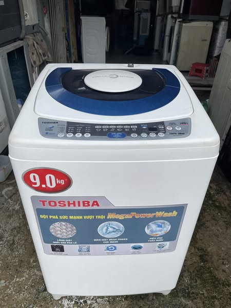 Máy giặt Toshiba (9KG) thùng giặt to, hoạt động tốt