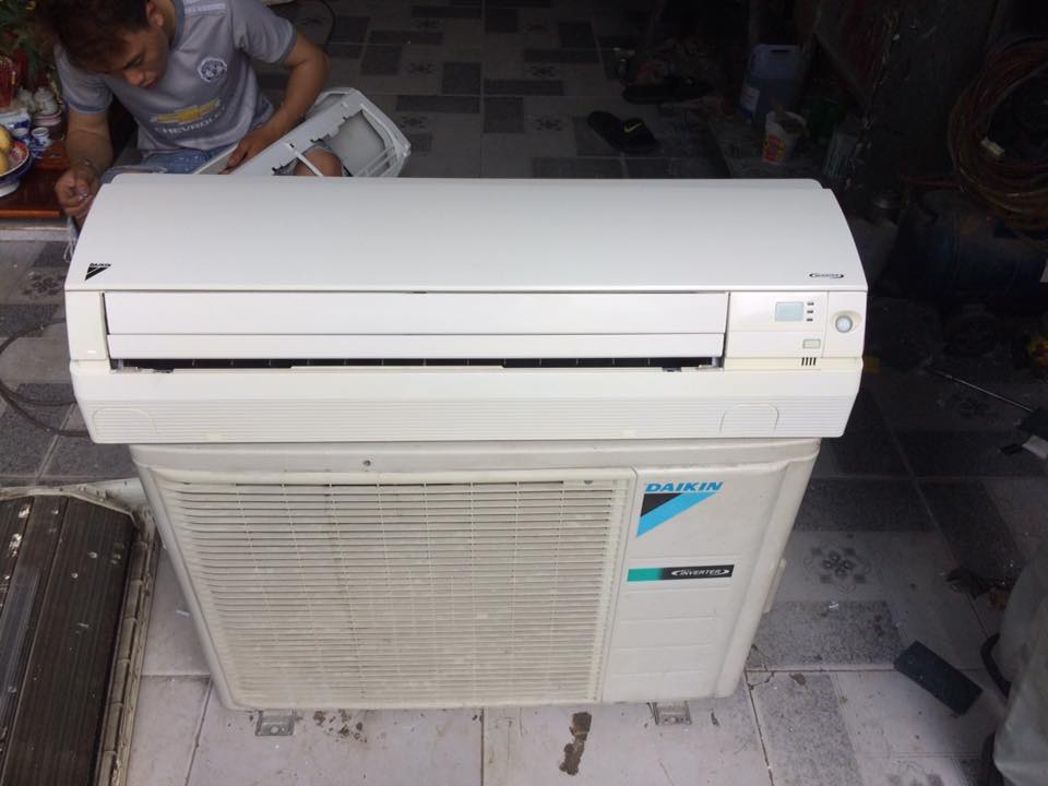 Máy lạnh Daikin FTKS25EVMA 1HP inverter gas R410 mới 95%