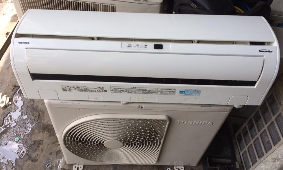 Máy lạnh Toshiba RAS-221JD invreter tiết kiệm điện 1HP mới 99%