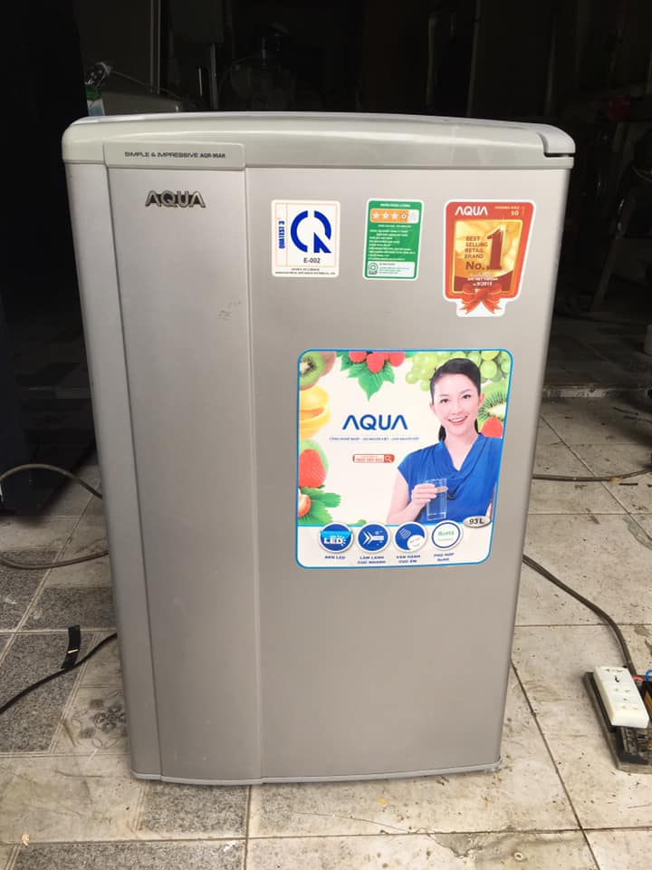 Tủ lạnh Aqua (93 lít) AQR-95AR (SS)