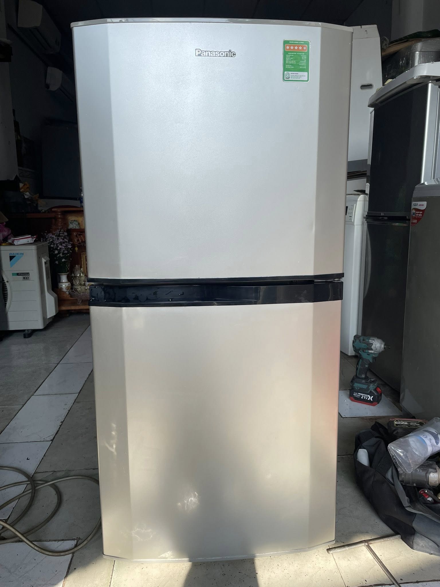 Tủ lạnh Panasonic (135 lít) xài bền, nhỏ gọn, nhẹ điện