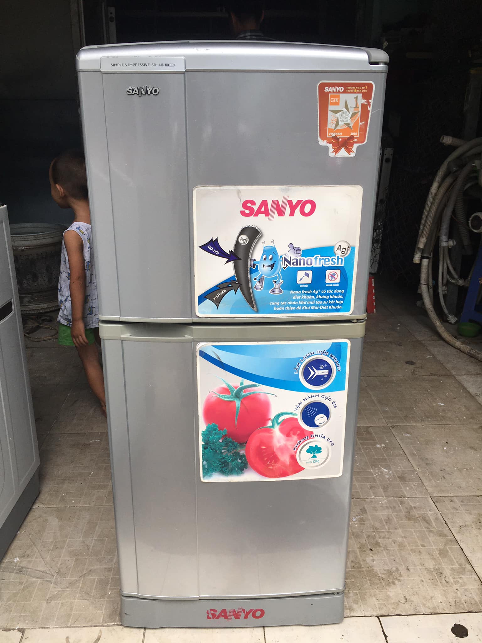 Tủ lạnh Sanyo (110 lít) không đóng tuyết, ít hao điện