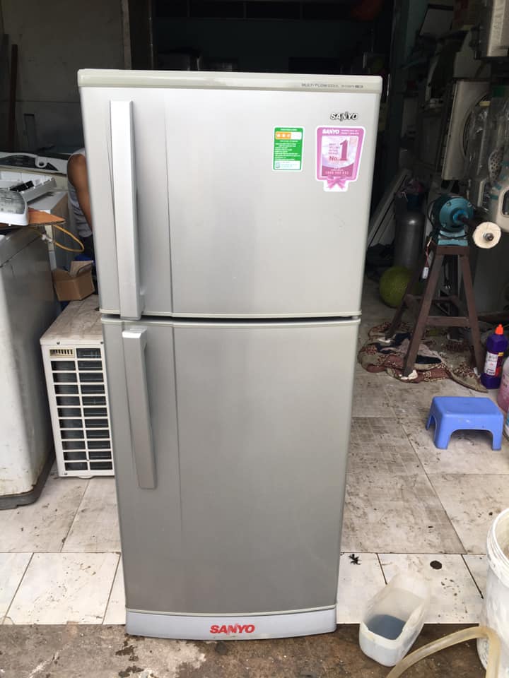 Tủ lạnh Sanyo (165 lít) không đóng tuyết SR-S185PN