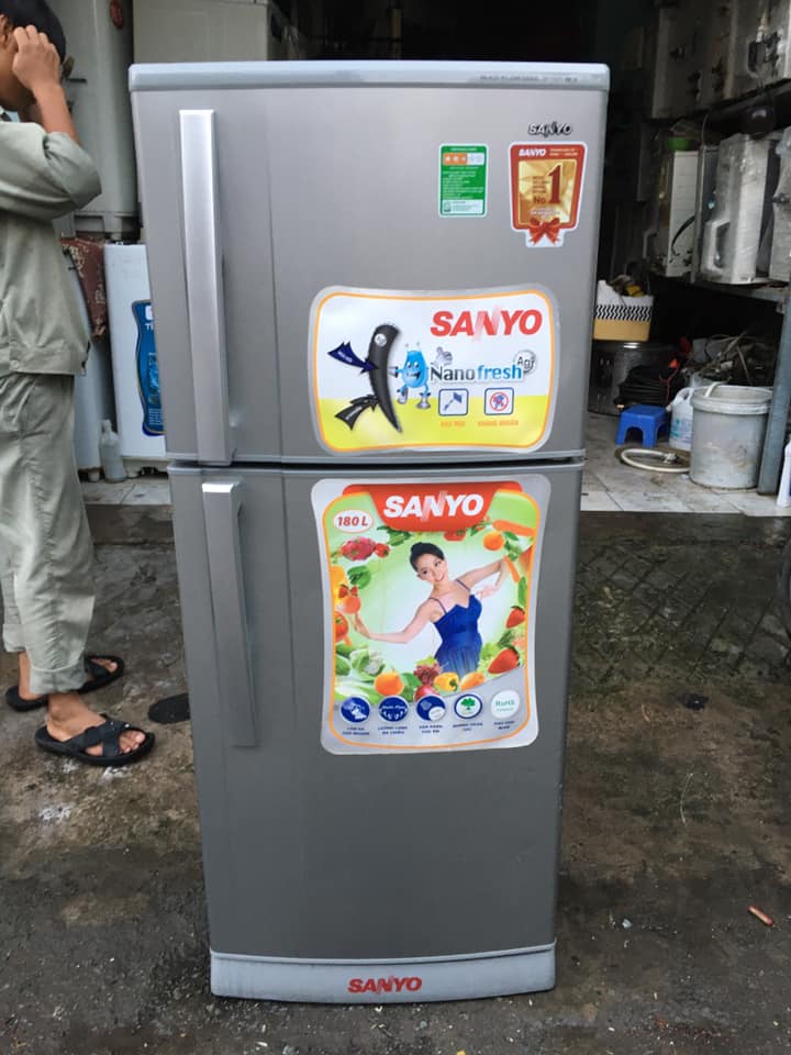 Tủ lạnh Sanyo (180 lít) không đóng tuyết