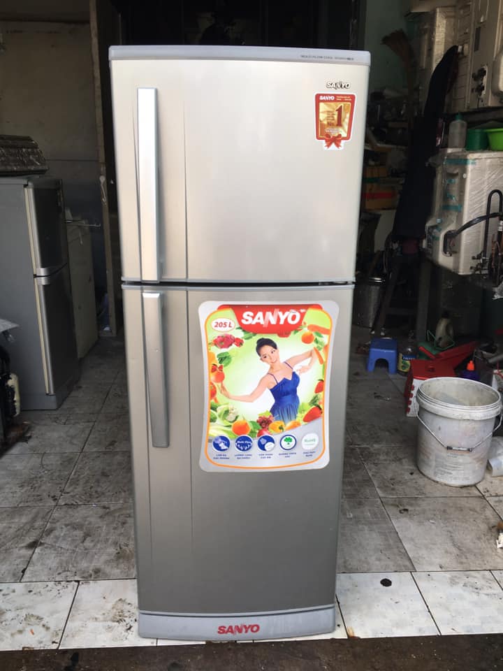 Tủ lạnh Sanyo (205 lít) không đóng tuyết SR-S205PN