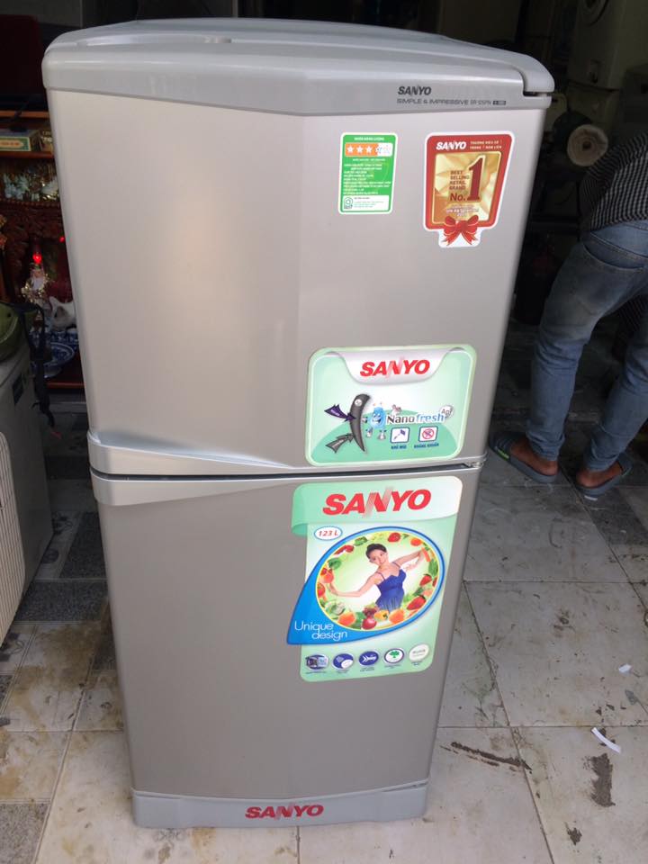 Tủ lạnh Sanyo SR-125PN(SS) 123 lít không đóng tuyết