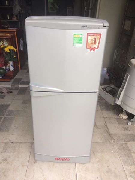 Tủ lạnh Sanyo SR-125PN(SS) 110L không đóng tuyết